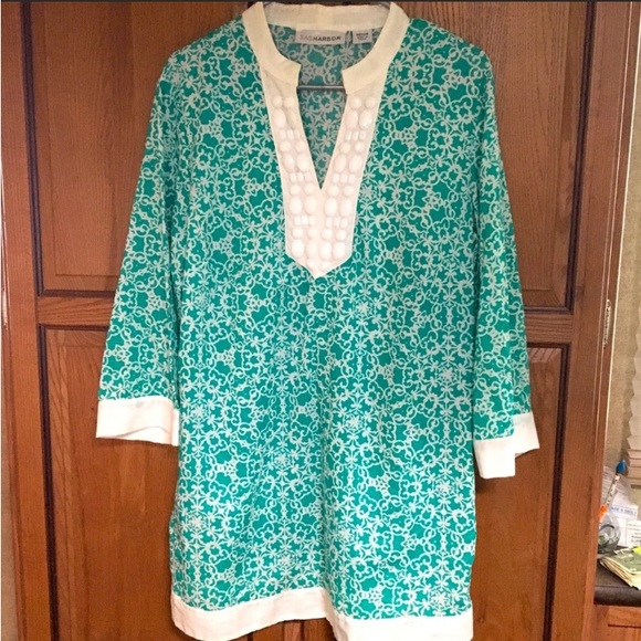 Sag Harbor top/bathing suit cover-up.
100% cotton.
Size medium - Picture 1 of 7
